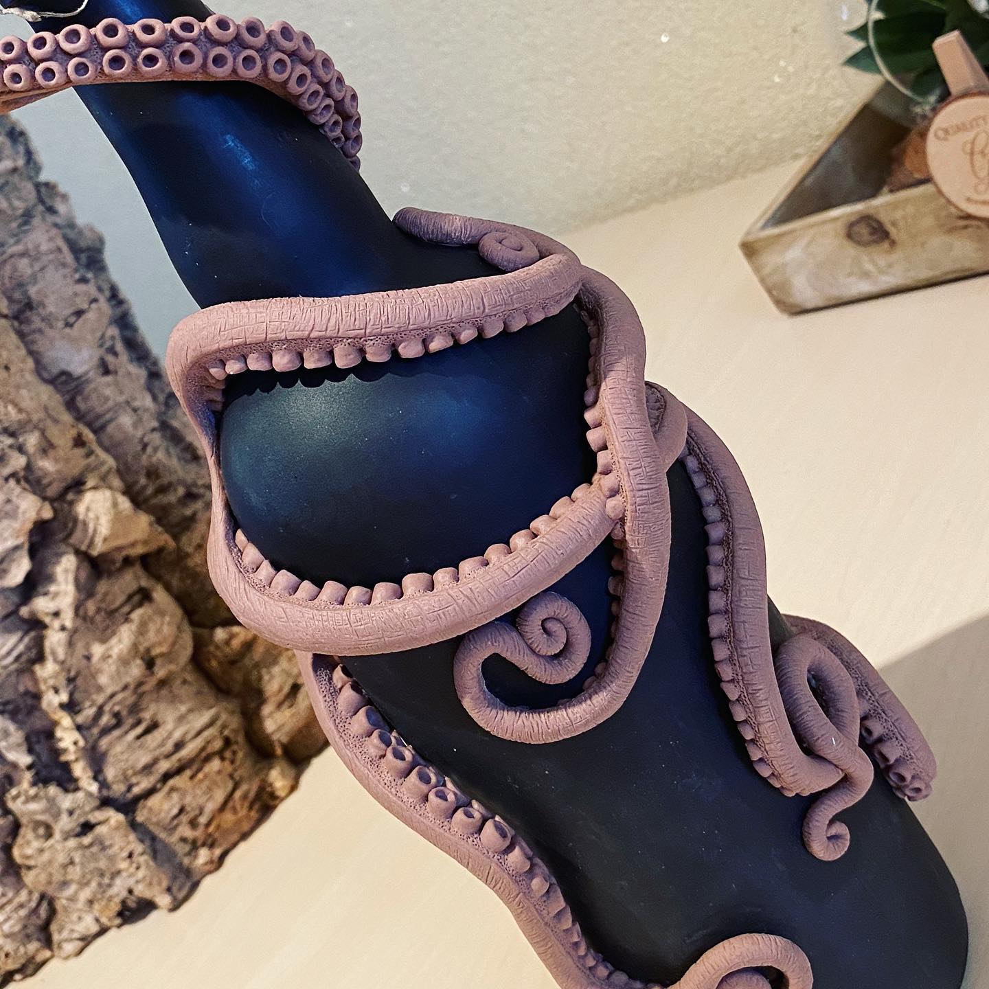 Wouldn’t he be a cute little pet? I finished my sculpt project, octo on his bottle. With Monsterclay. Nice legs dude. The tentacles. Took me some hours to make al those little suckers on his legs. #octopus #octo #octopuss #sculpture #sculpt #sculpting #cthulhu #tentacles #octopusart #squid #claysculpture #monsterclay #monsterclaysculpture #monsterclayoftheday #ilovemonsterclay #mcsotd #monsterclayfun #monsterclaysculpting #monsterclaysculpt #sculptoftheday #claysculpting #creaturesculpture #characterdesign #oilbasedclay #creaturedesign #fantasysculpture #monsterclaysculptoftheday #sculpture_gallery #sculpturelovers #sculpturesofinstagram