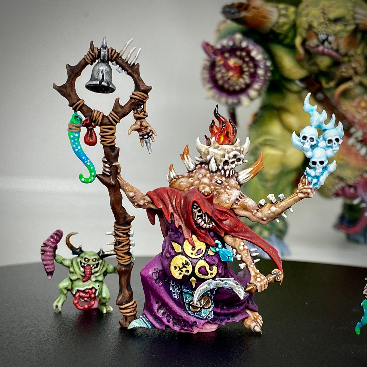The Glottkin is all done! I really loved making this beautiful model for a client. Assembling, patching and painting by me. The Glottkin, also known as the ‘Befouled Brothers of Nurgle’ are a trio of Chaos Champions dedicated to Nurgle. The 2 small brothers are caried around by their colossal mutated big bro! This model has so many gory details. Love it! More pics coming up in my next post😊 Warhammer - Age of Sigmar Maggotkin of Nurgle . . . . . . . . Height: 23 cm Patching: Green Stuff by citadel_paints Base: custom made Paints: vallejocolors Painted to level: Display Publisher: warhammerofficial 👉 Do you want me to build or paint for you? Feel free to contact me. I am excited to hear from you! ____ #nurgle #nurgledaemons #nurglearmy #nurgle40k #nurglesrot #nurglerotbringers #nurgledemons #papanurgle #maggotkinofnurgle #glottkin #theglottkin #maggotkin #warhammer #warhammerfantasy #ageofsigmar #aos #warhammerpainting #paintingwarhammer #miniatures #miniaturepainting #warhammernurgle #nurgledaemons #nurglesrotters #deamon #deamons #warhammerdeamons