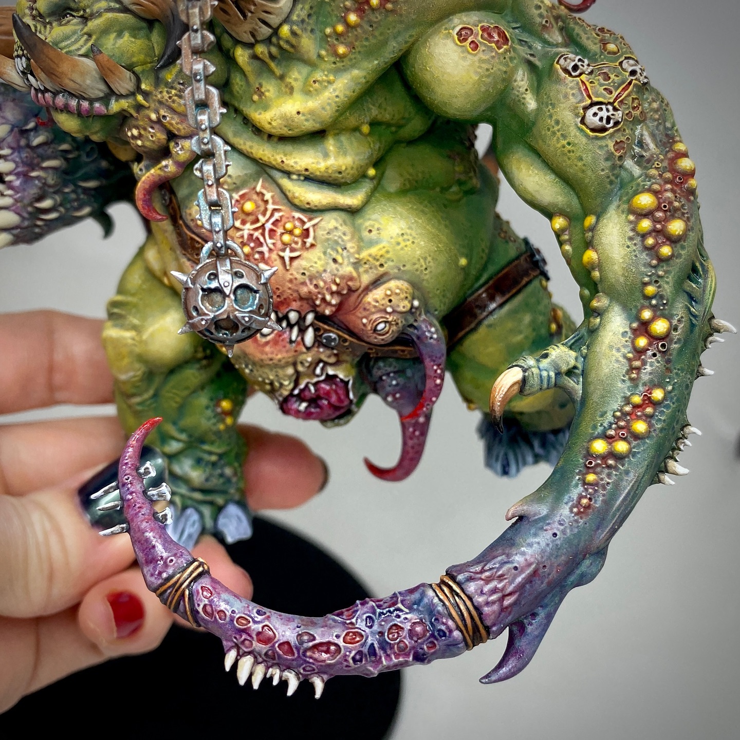 The Glottkin is all done! I really loved making this beautiful model for a client. Assembling, patching and painting by me. The Glottkin, also known as the ‘Befouled Brothers of Nurgle’ are a trio of Chaos Champions dedicated to Nurgle. The 2 small brothers are caried around by their colossal mutated big bro! This model has so many gory details. Love it! More pics coming up in my next post😊 Warhammer - Age of Sigmar Maggotkin of Nurgle . . . . . . . . Height: 23 cm Patching: Green Stuff by citadel_paints Base: custom made Paints: vallejocolors Painted to level: Display Publisher: warhammerofficial 👉 Do you want me to build or paint for you? Feel free to contact me. I am excited to hear from you! ____ #nurgle #nurgledaemons #nurglearmy #nurgle40k #nurglesrot #nurglerotbringers #nurgledemons #papanurgle #maggotkinofnurgle #glottkin #theglottkin #maggotkin #warhammer #warhammerfantasy #ageofsigmar #aos #warhammerpainting #paintingwarhammer #miniatures #miniaturepainting #warhammernurgle #nurgledaemons #nurglesrotters #deamon #deamons #warhammerdeamons