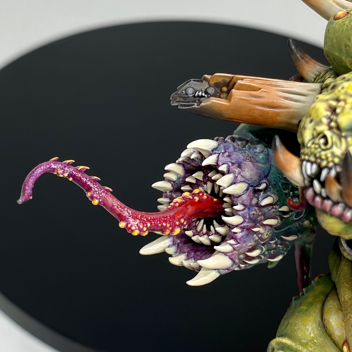 The Glottkin is all done! I really loved making this beautiful model for a client. Assembling, patching and painting by me. The Glottkin, also known as the ‘Befouled Brothers of Nurgle’ are a trio of Chaos Champions dedicated to Nurgle. The 2 small brothers are caried around by their colossal mutated big bro! This model has so many gory details. Love it! More pics coming up in my next post😊 Warhammer - Age of Sigmar Maggotkin of Nurgle . . . . . . . . Height: 23 cm Patching: Green Stuff by citadel_paints Base: custom made Paints: vallejocolors Painted to level: Display Publisher: warhammerofficial 👉 Do you want me to build or paint for you? Feel free to contact me. I am excited to hear from you! ____ #nurgle #nurgledaemons #nurglearmy #nurgle40k #nurglesrot #nurglerotbringers #nurgledemons #papanurgle #maggotkinofnurgle #glottkin #theglottkin #maggotkin #warhammer #warhammerfantasy #ageofsigmar #aos #warhammerpainting #paintingwarhammer #miniatures #miniaturepainting #warhammernurgle #nurgledaemons #nurglesrotters #deamon #deamons #warhammerdeamons