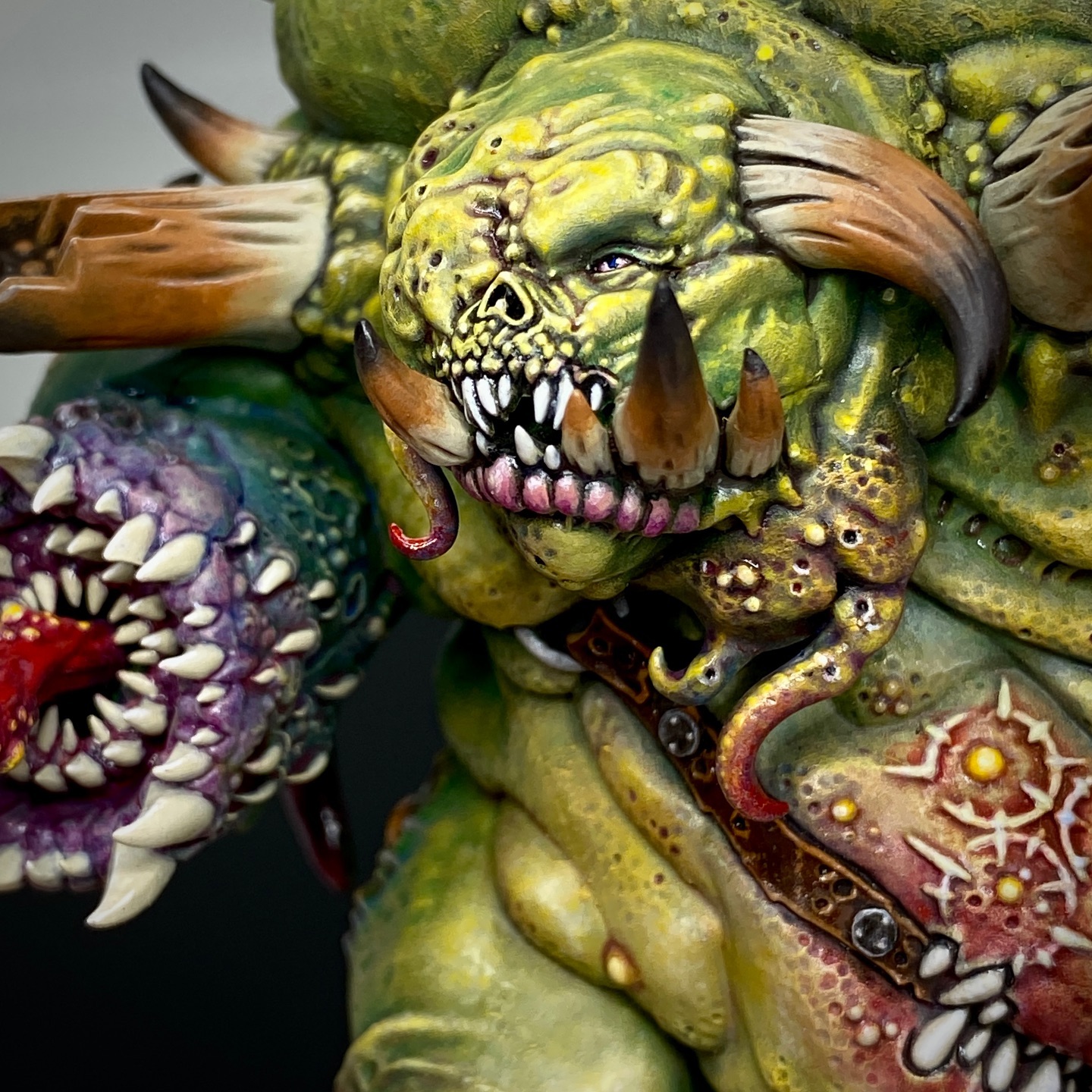 The Glottkin is all done! I really loved making this beautiful model for a client. Assembling, patching and painting by me. The Glottkin, also known as the ‘Befouled Brothers of Nurgle’ are a trio of Chaos Champions dedicated to Nurgle. The 2 small brothers are caried around by their colossal mutated big bro! This model has so many gory details. Love it! More pics coming up in my next post😊 Warhammer - Age of Sigmar Maggotkin of Nurgle . . . . . . . . Height: 23 cm Patching: Green Stuff by citadel_paints Base: custom made Paints: vallejocolors Painted to level: Display Publisher: warhammerofficial 👉 Do you want me to build or paint for you? Feel free to contact me. I am excited to hear from you! ____ #nurgle #nurgledaemons #nurglearmy #nurgle40k #nurglesrot #nurglerotbringers #nurgledemons #papanurgle #maggotkinofnurgle #glottkin #theglottkin #maggotkin #warhammer #warhammerfantasy #ageofsigmar #aos #warhammerpainting #paintingwarhammer #miniatures #miniaturepainting #warhammernurgle #nurgledaemons #nurglesrotters #deamon #deamons #warhammerdeamons